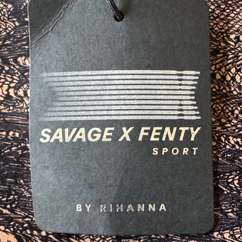 Savage X Fenty Sport by Rihanna – Flocked Lace Print Leggings (Size M, NWT) - Picture 9 of 9